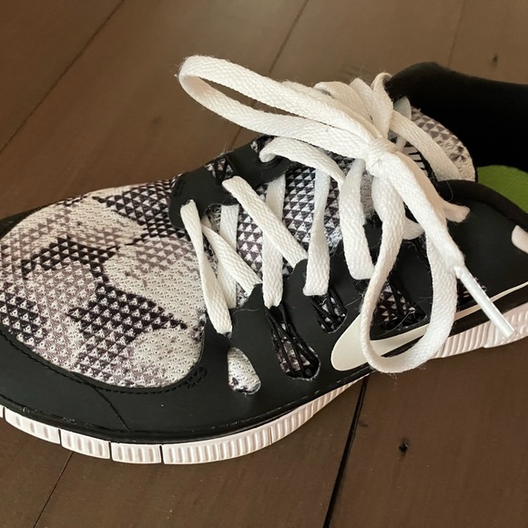 ♥️ Nike Free Run Women’s Running Shoes 8.5 - Picture 5 of 6